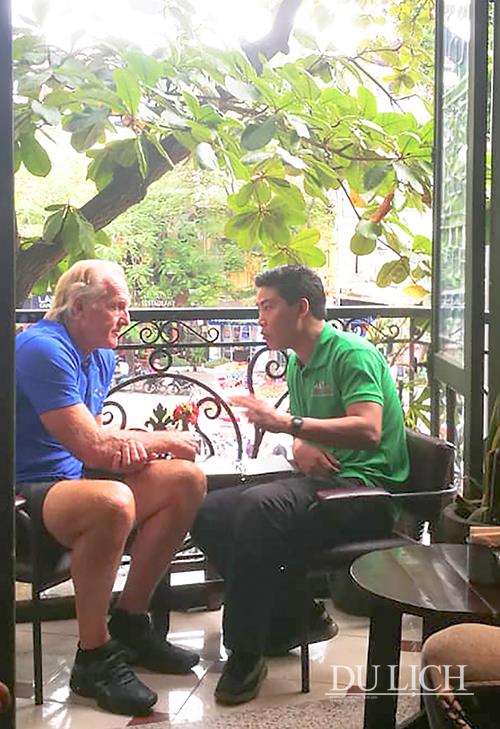 Câu chuyện bên ly cà phê giữa Greg Norman và Nguyễn Tuấn Linh (Ảnh:NVCC) 